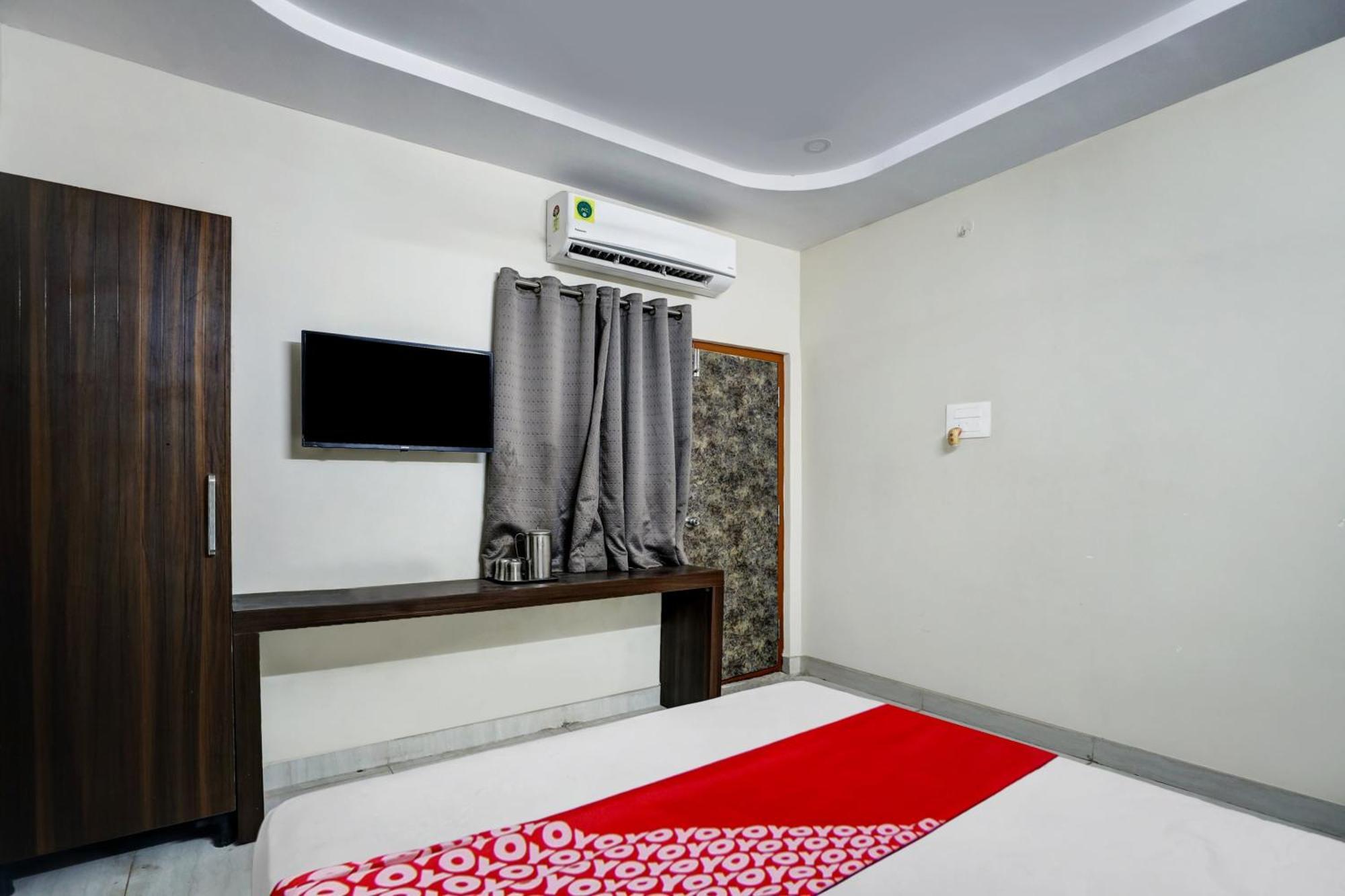 Hotel O Vara Residency Rājahmundry Exterior foto