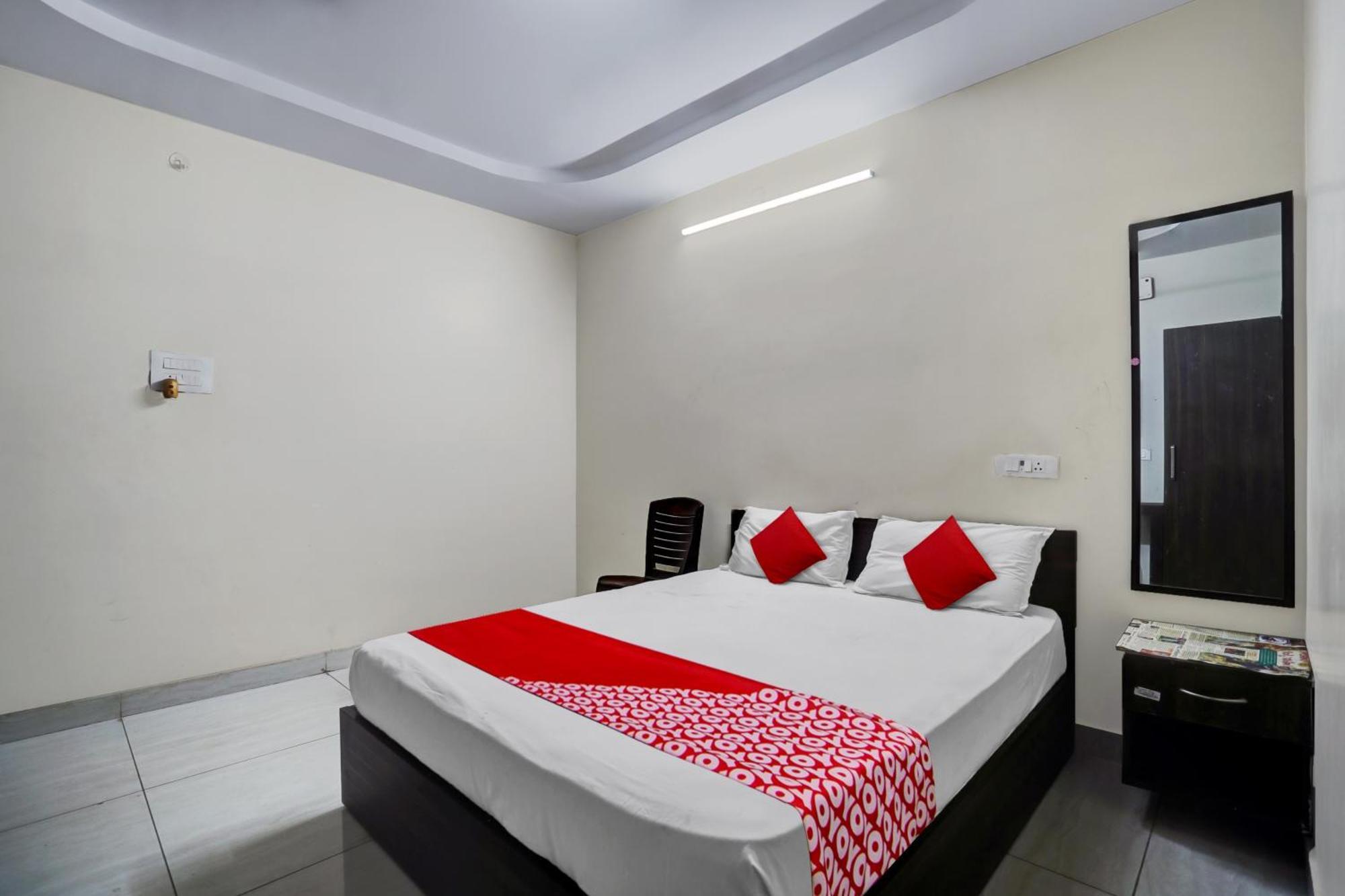 Hotel O Vara Residency Rājahmundry Exterior foto